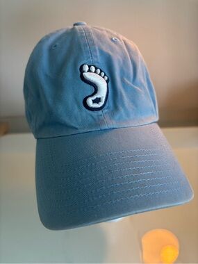 Vintage Tar Heels UNC baseball cap.
